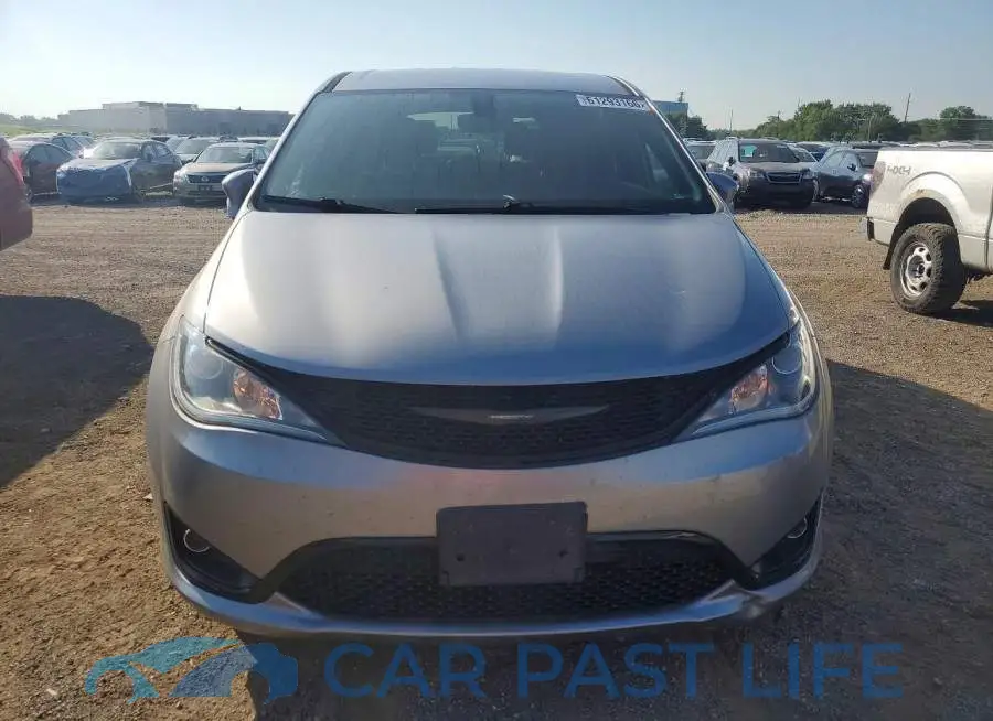 2C4RC1FG5JR272883# 5