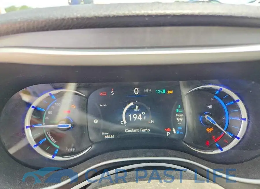2C4RC1L73MR585908# 9
