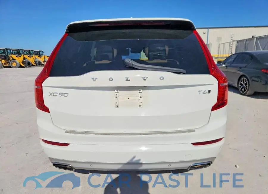YV4A22PK3J1372510# 6