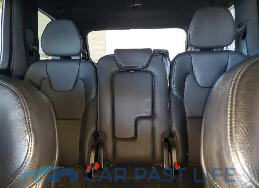 YV4A22PKXJ1200992# 10