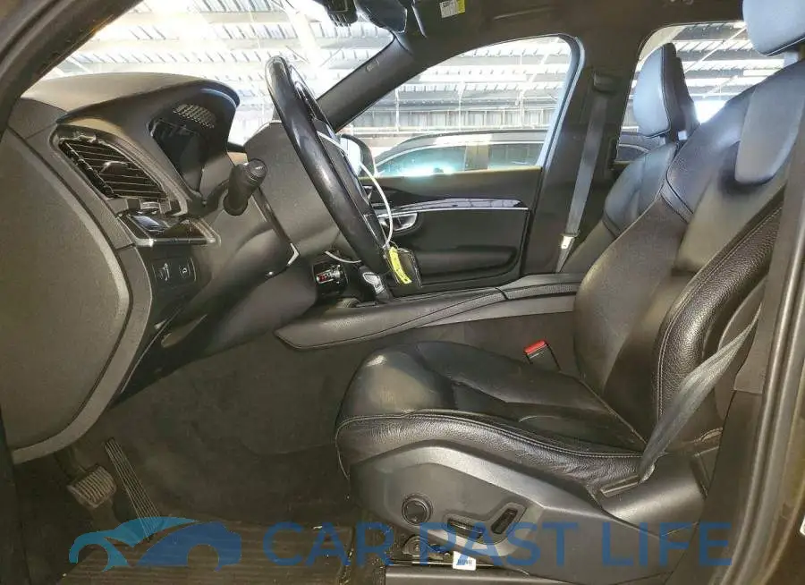 YV4A22PKXJ1200992# 7