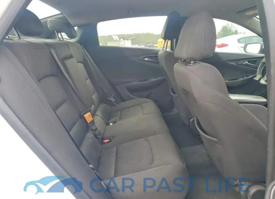 1G1ZD5ST6KF153815# 10