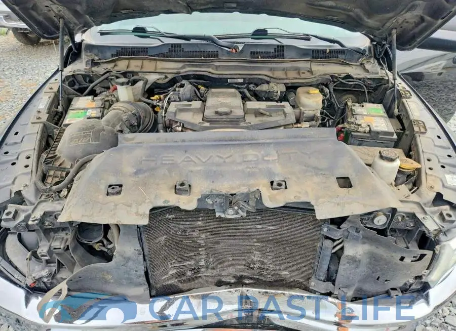 3C6UR5CL0JG302015# 11