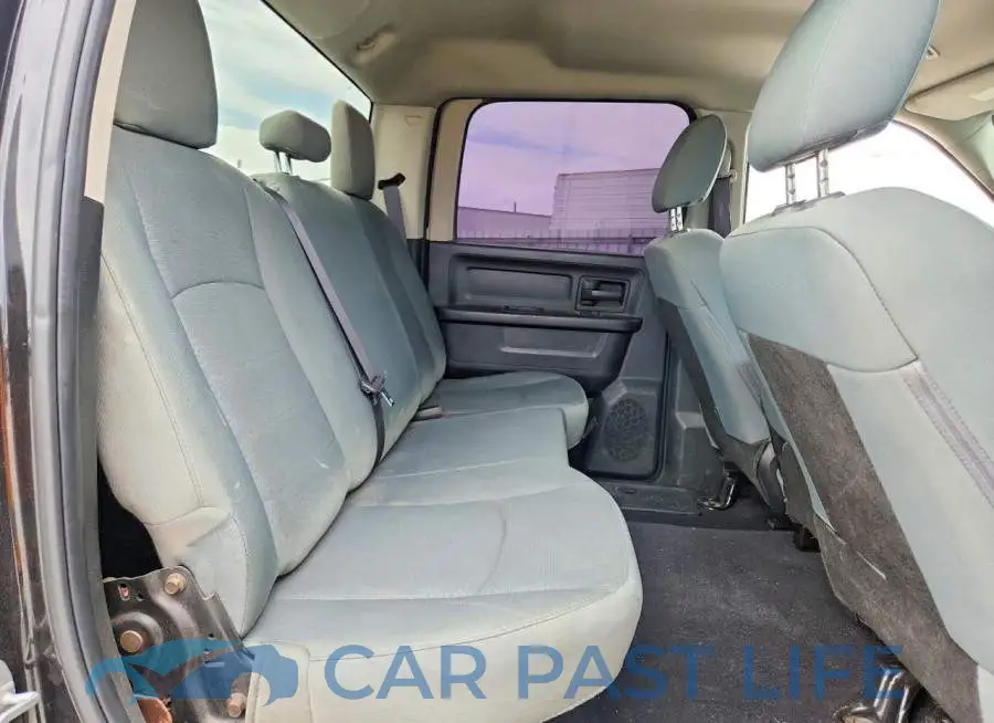 3C6UR5CL0JG302015# 10