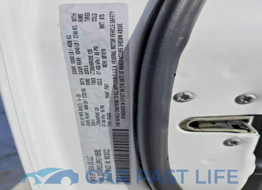 3C6UR5DL8RG118595# 12
