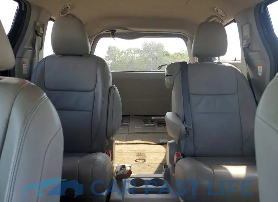 5TDYZ3DC2HS830079# 10