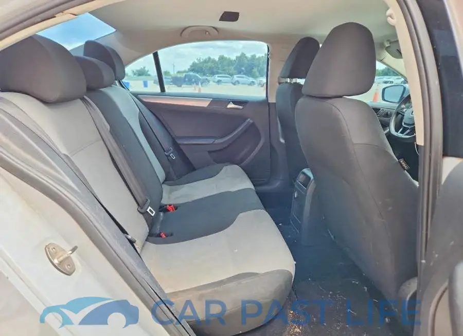 3VW2B7AJXHM316465# 10