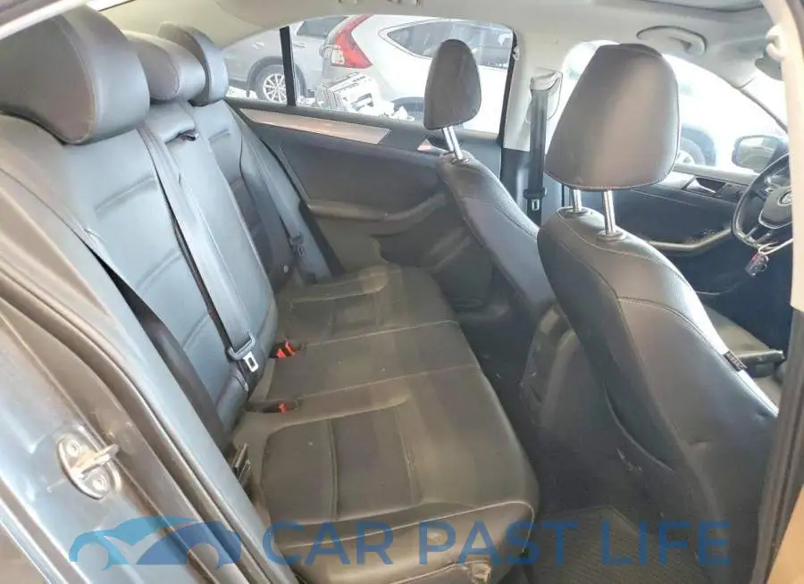 3VWDB7AJ3JM258438# 10