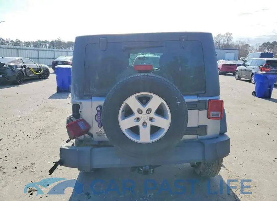 1C4BJWDG1JL836156# 6