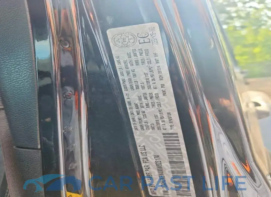 1C4HJXEN4MW823174# 13
