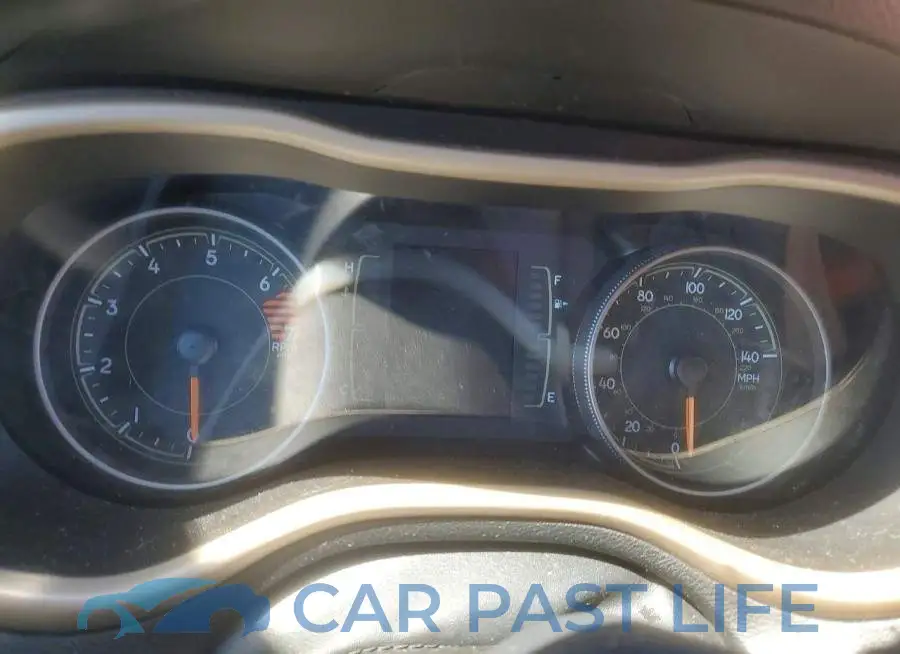1C4PJLCB6JD620985# 9