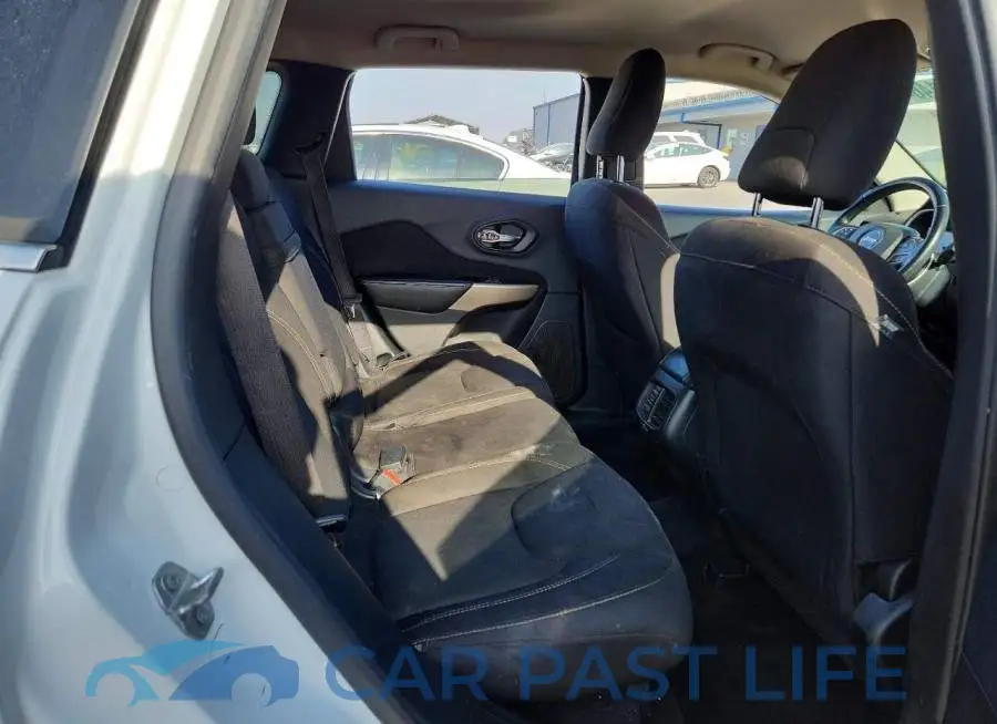 1C4PJLCS4HW623995# 11