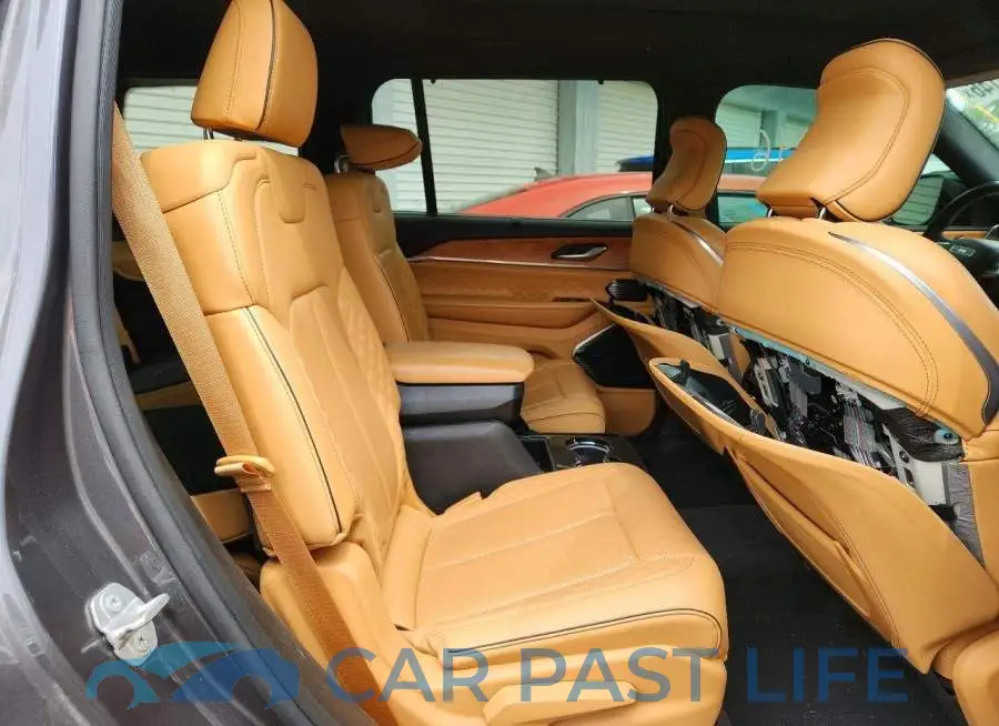 1C4RJKET2M8192127# 11