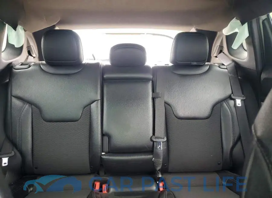 3C4NJDBN4PT562192# 10