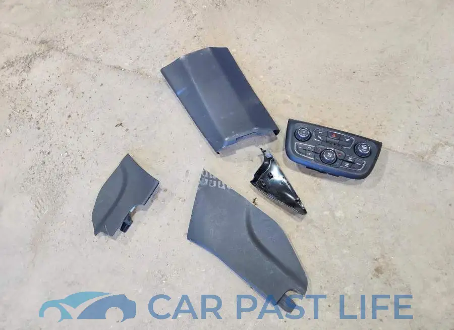 3C4NJDCB7JT199429# 13