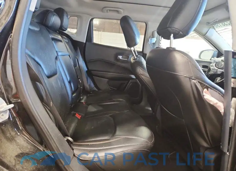 3C4NJDCB7JT199429# 11