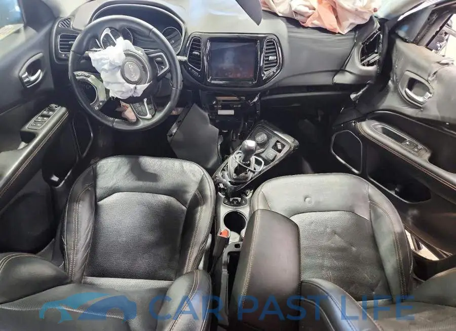3C4NJDCB7JT199429# 8