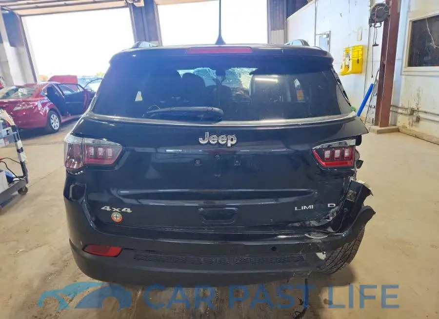 3C4NJDCB7JT199429# 6
