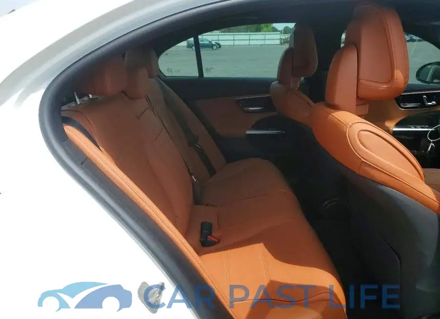 W1KAF4GB8SR251029# 10