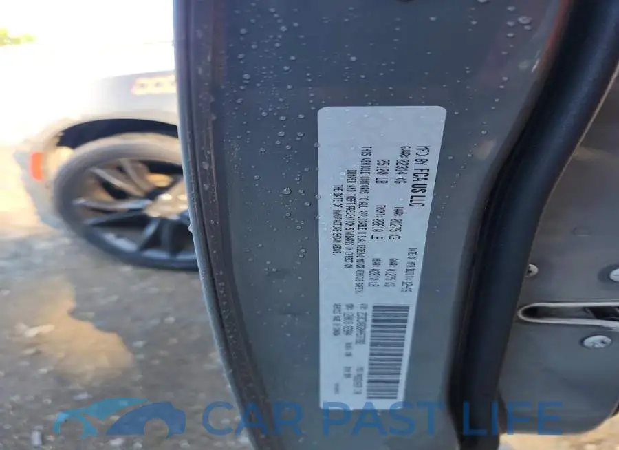 2C3CDXBG8HH537392# 13