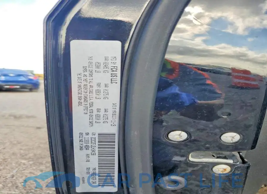 2C3CDZFJ2LH104158# 12