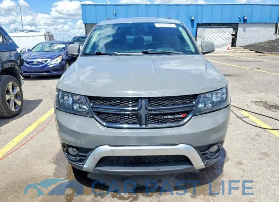 3C4PDCGB7LT272628# 5