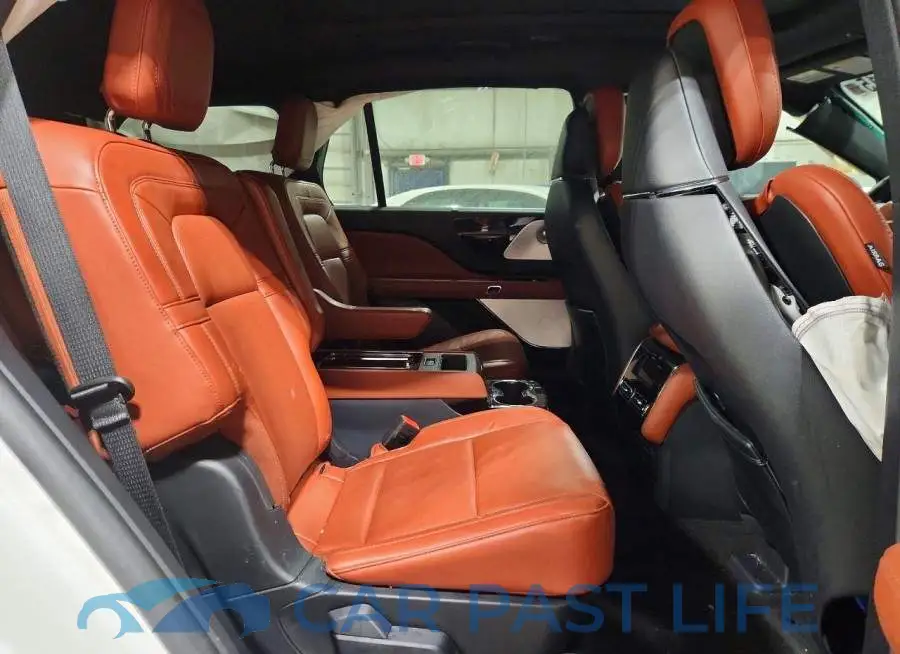 5LM5J7XC8SGL16079# 11