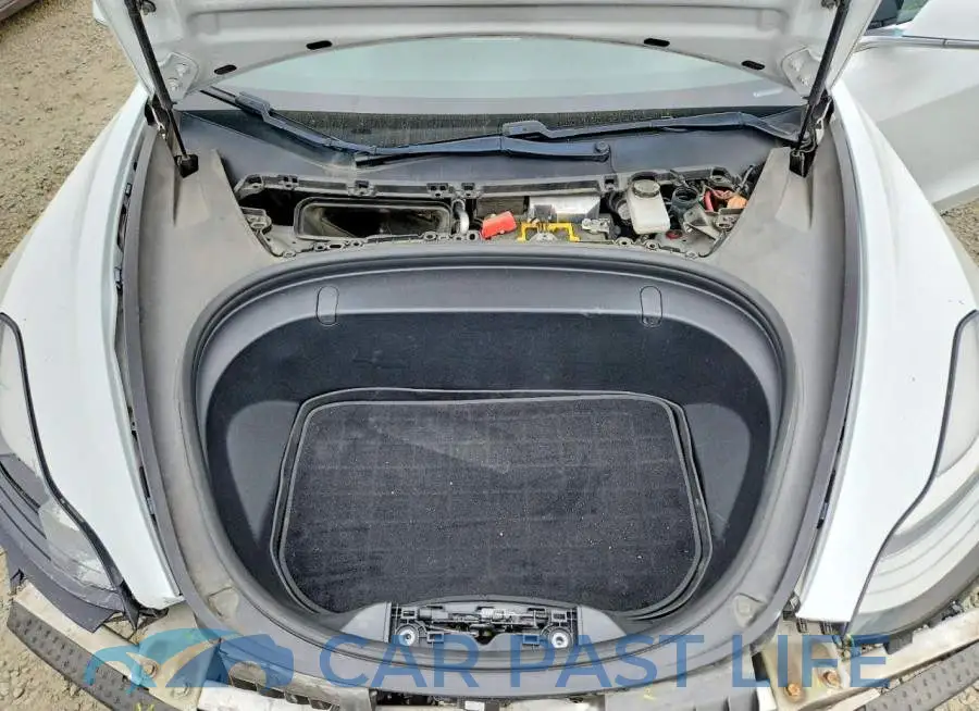 5YJ3E1EA6JF035196# 11