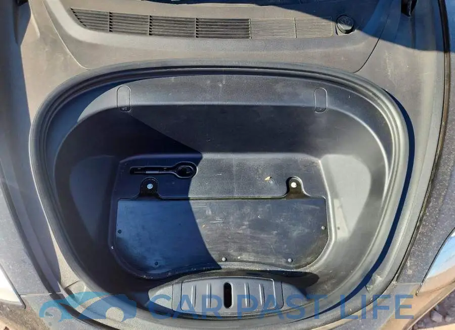 5YJ3E1EB4JF144295# 11