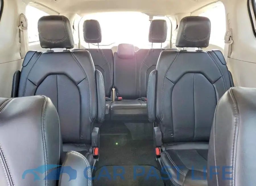 2C4RC1BG5RR199015# 10