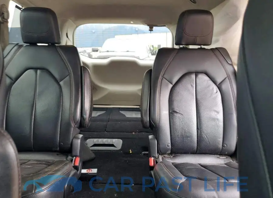 2C4RC1EG2JR194533# 10
