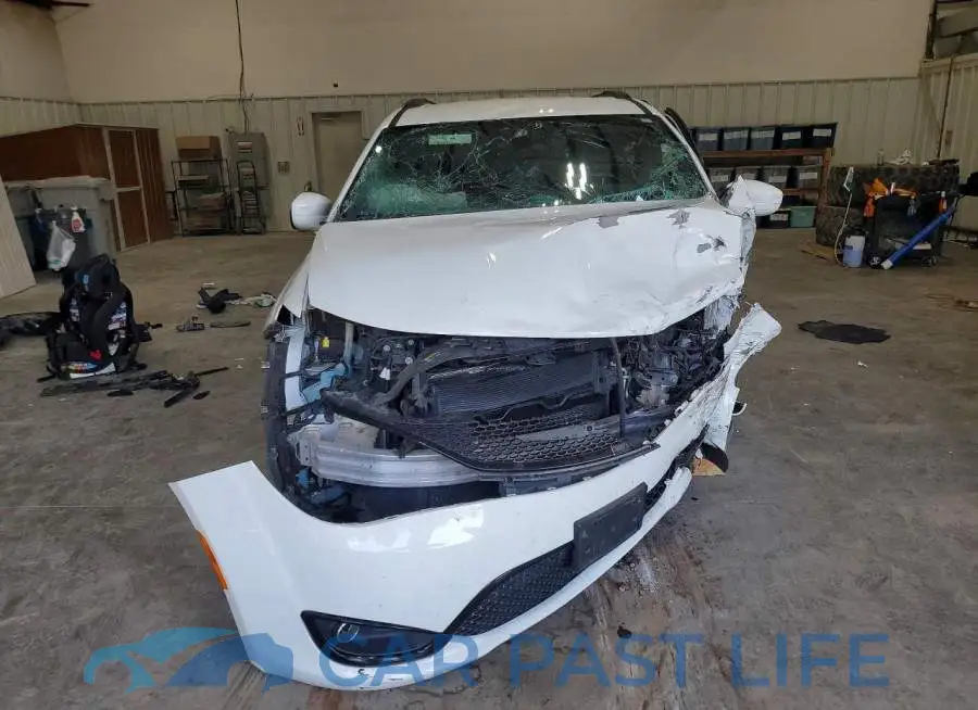 2C4RC1EG3JR227619# 5