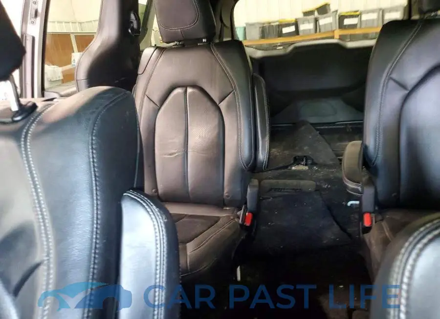 2C4RC1EG3JR227619# 10
