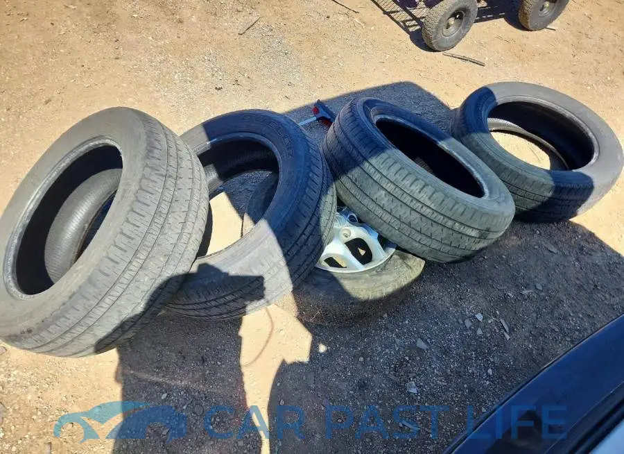 2C4RC1FG3JR271215# 13