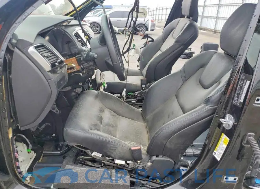 YV4062PE2R1196331# 7