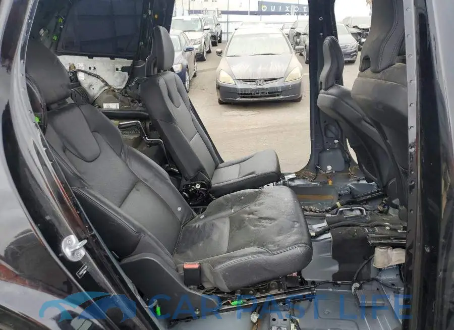 YV4062PE2R1196331# 11