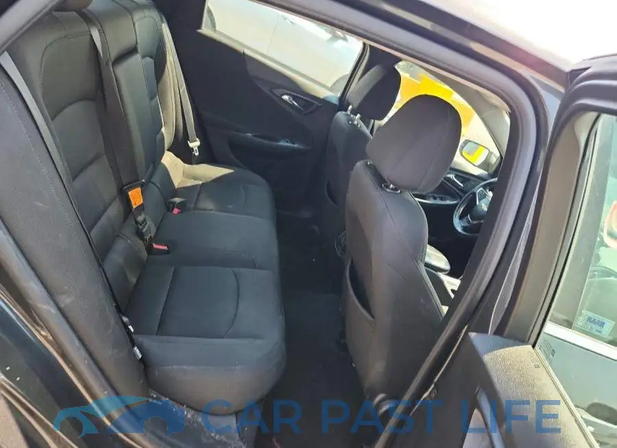 1G1ZD5ST9JF251672# 10