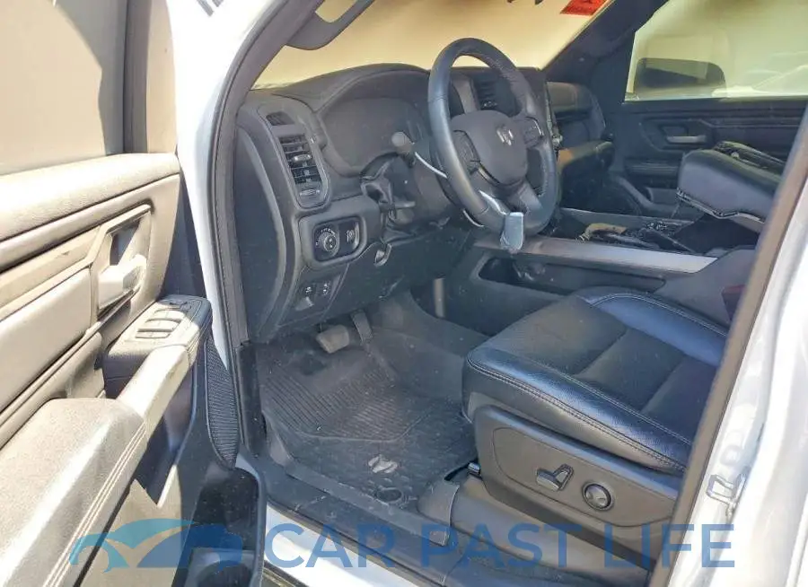 1C6SRFLT3RN207870# 8