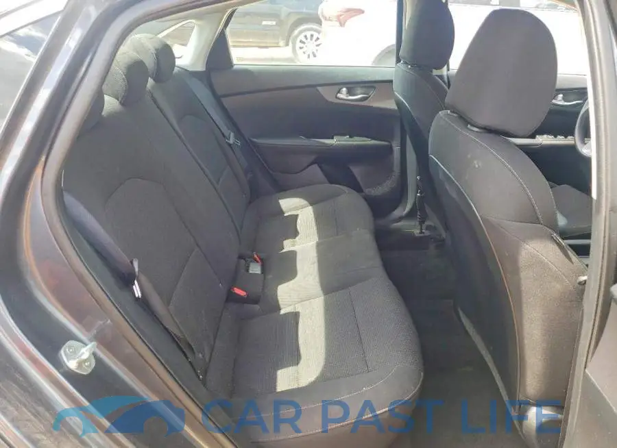 3KPF24AD6LE194588# 10