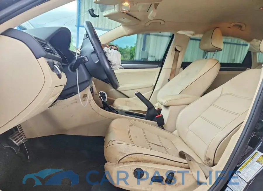 1VWDT7A31HC055994# 7