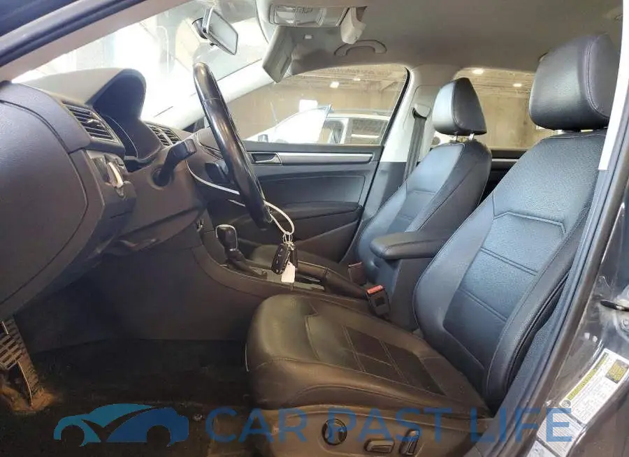 1VWDT7A3XHC037770# 7