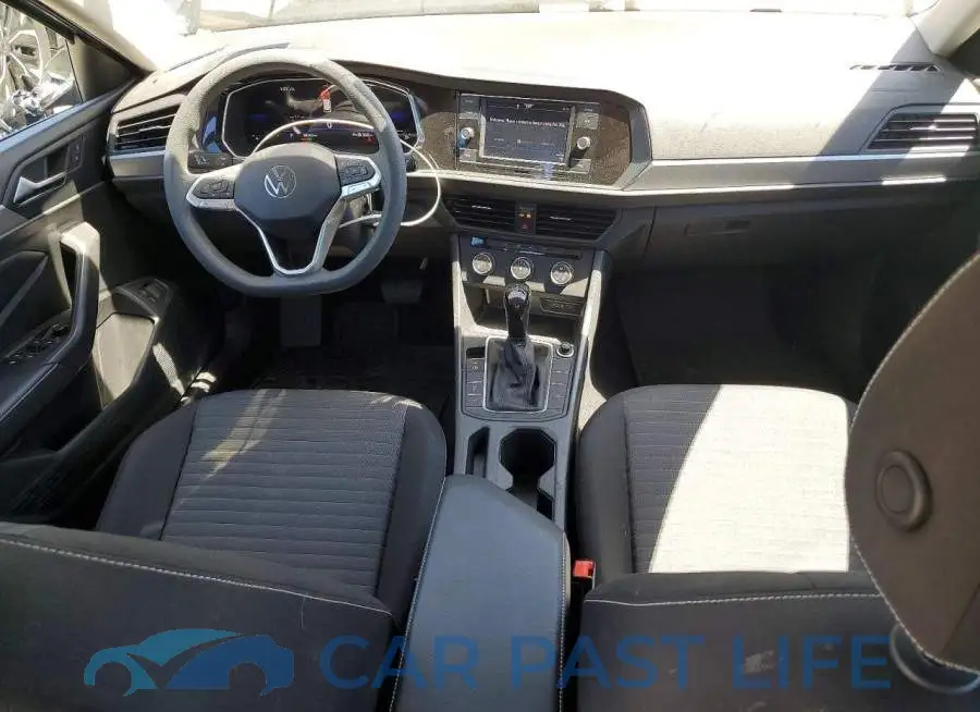 3VW5M7BU8PM040995# 8