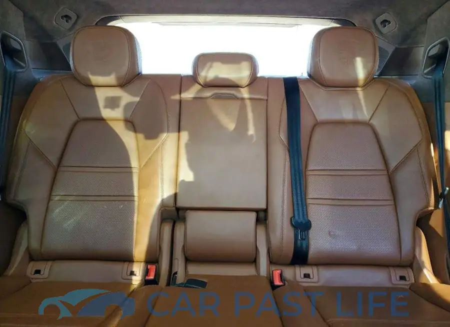WP1BG2AY8MDA49965# 10