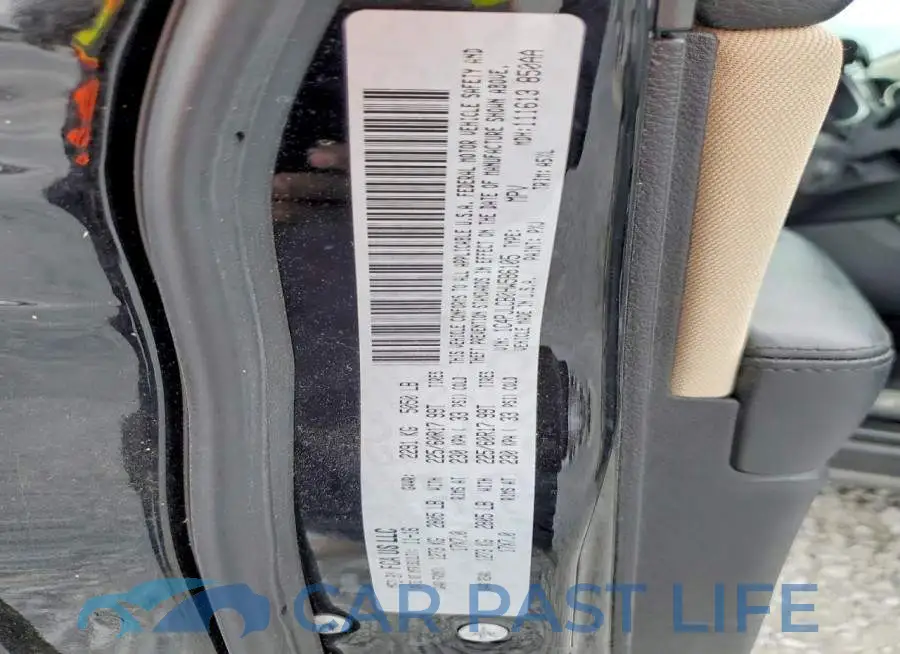 1C4PJLCB0HW586105# 12