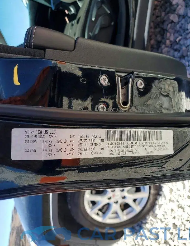1C4PJLCB8JD615318# 12