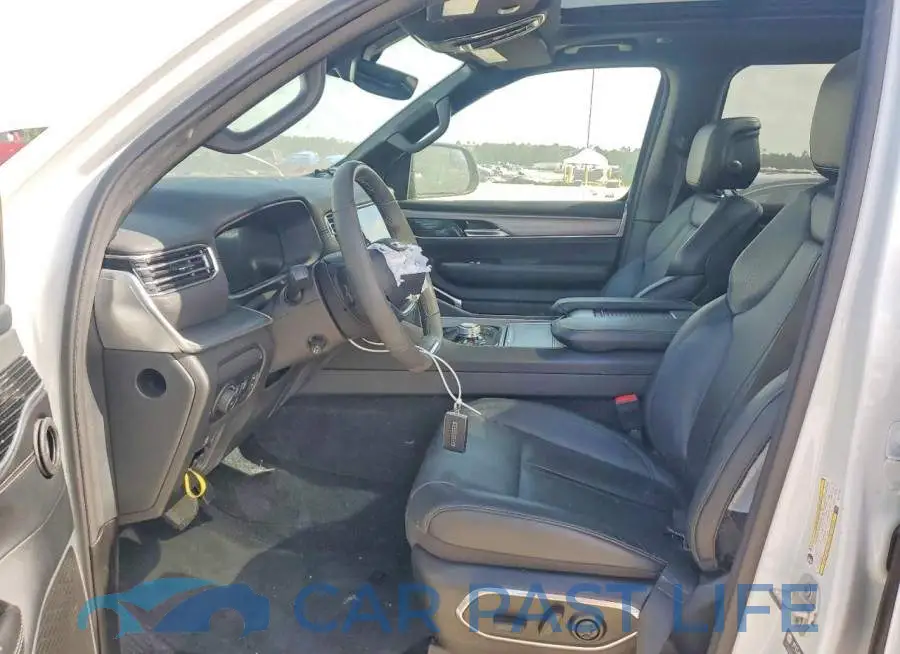 1C4SJSBP9RS117203# 7