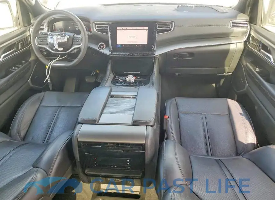 1C4SJSBP9RS117203# 8