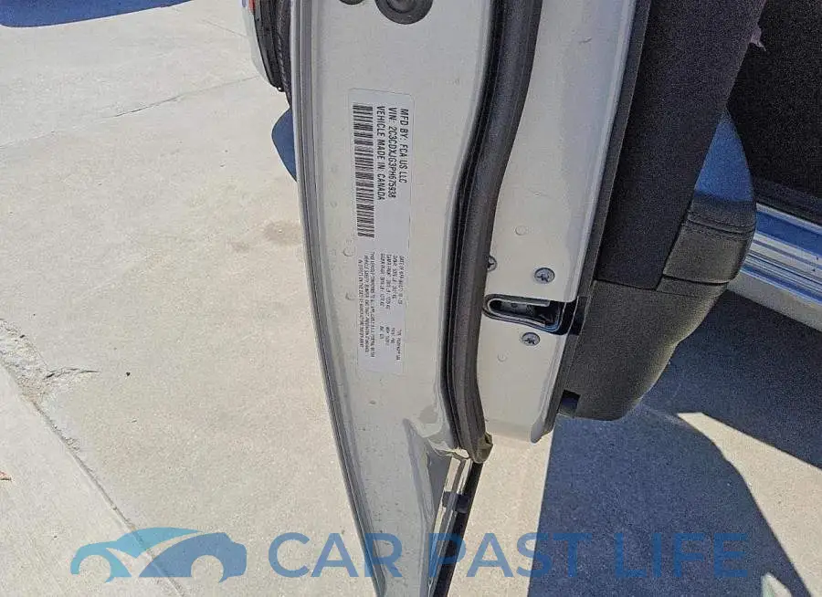 2C3CDXJG3PH675938# 12