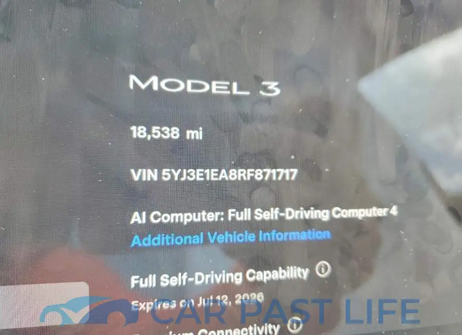 5YJ3E1EA8RF871717# 9