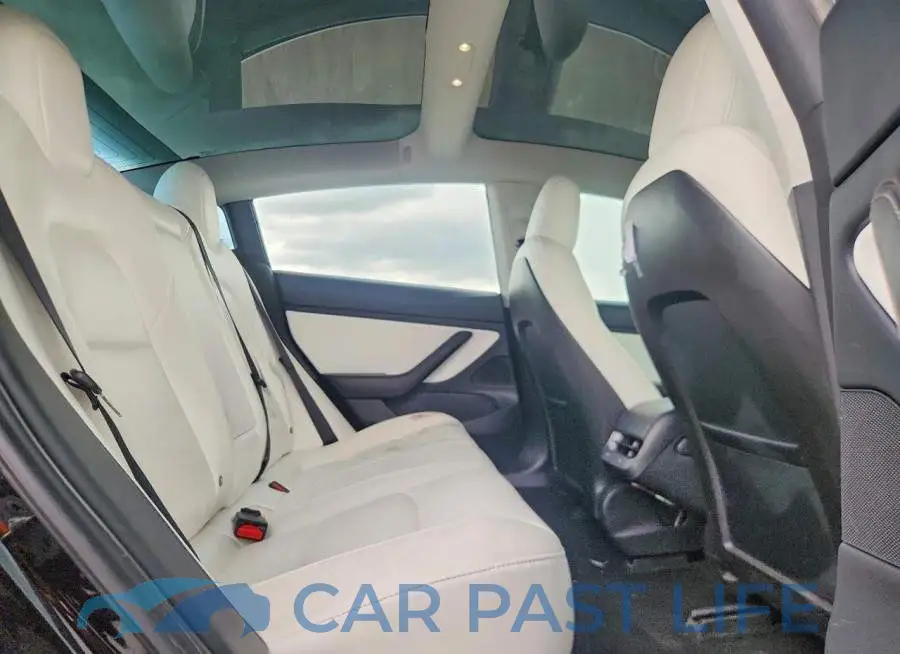 5YJ3E1EB5JF171084# 10